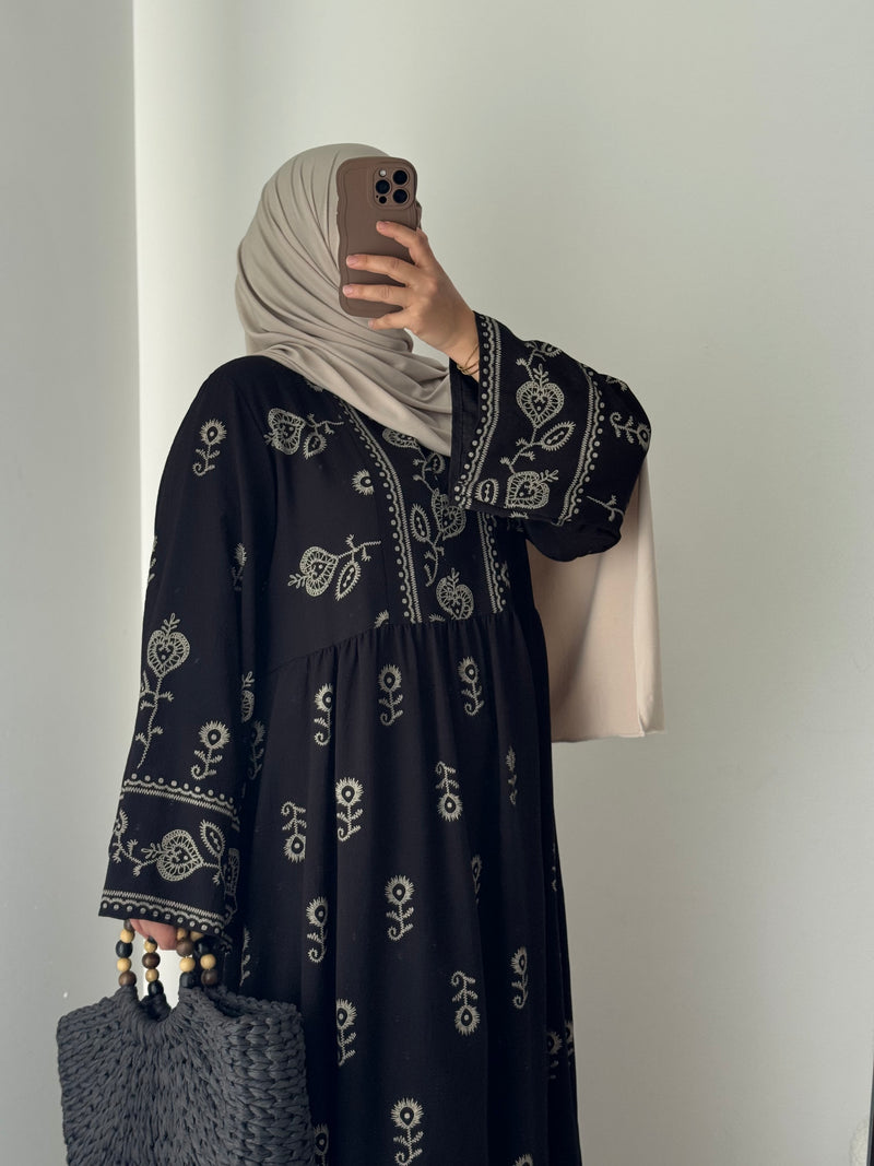 Robe brodée NOUR – NOIR