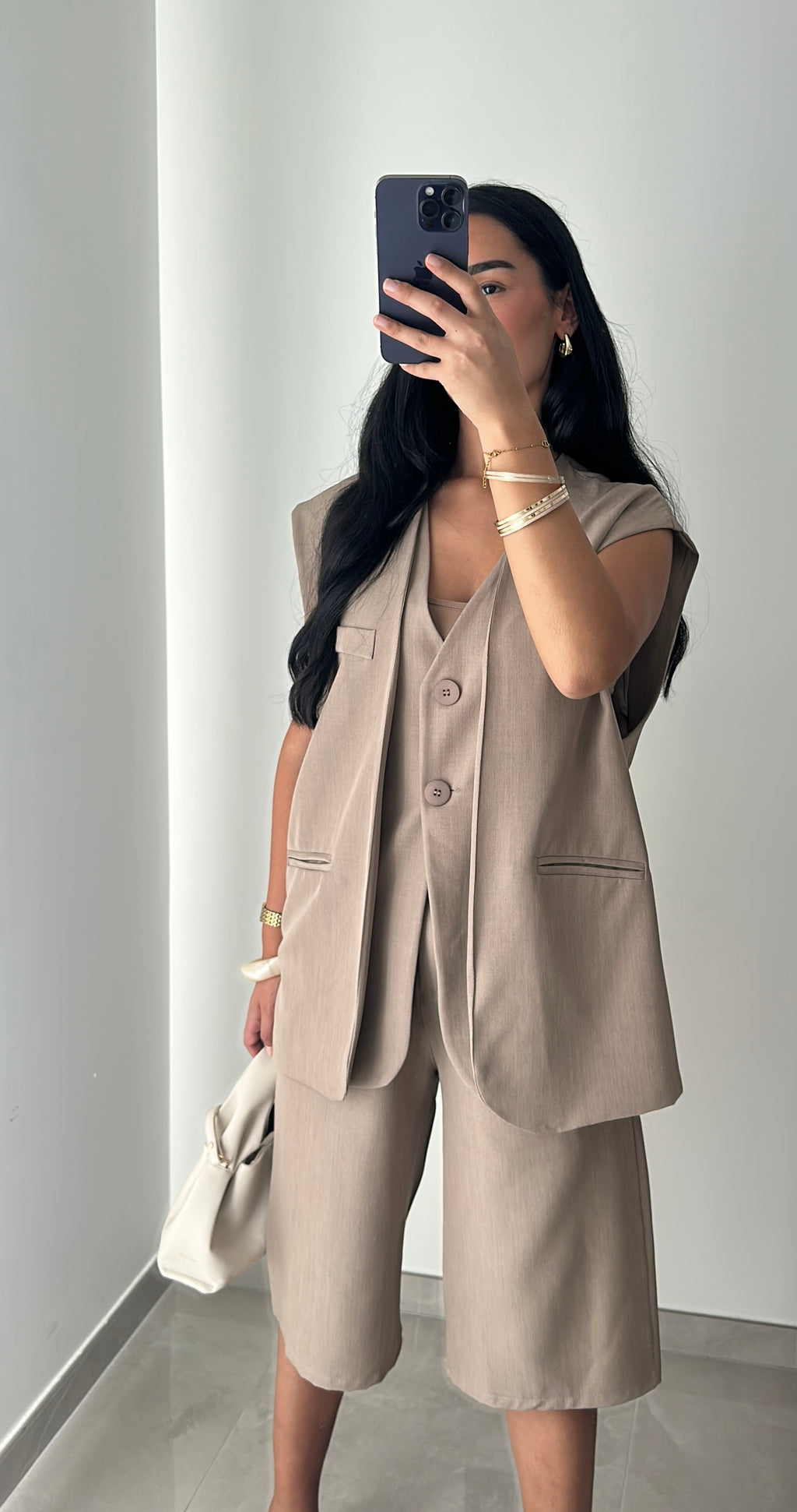 ENSEMBLE SANS MANCHES & BERMUDA - TAUPE