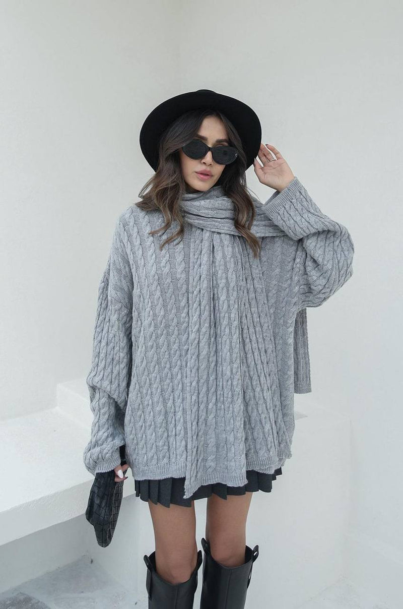 PULL AVEC ÉCHARPE